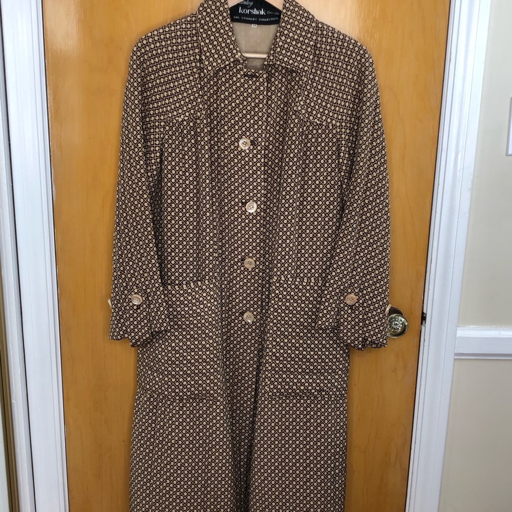 Stanley Korshak- collection. oversized reverse women's trench coat - Size 46